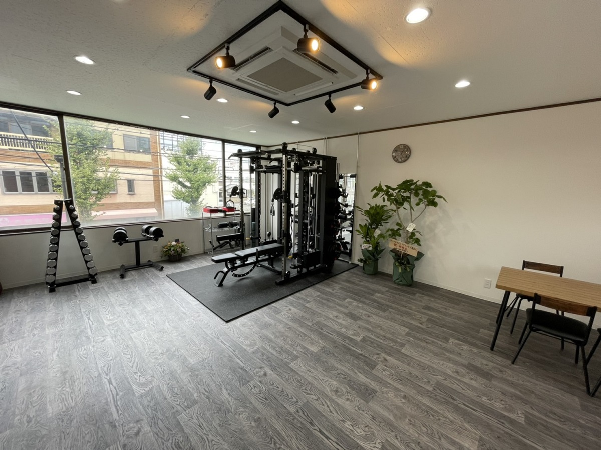 アヴニール八尾店